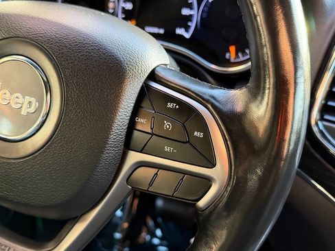 Used 2019 Jeep Grand Cherokee Limited w/ Luxury Group II image 23