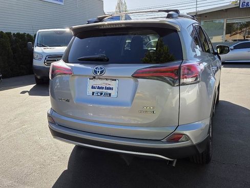 Used 2017 Toyota RAV4 XLE w/ All Weather Liner Package AWD/4WD image 9