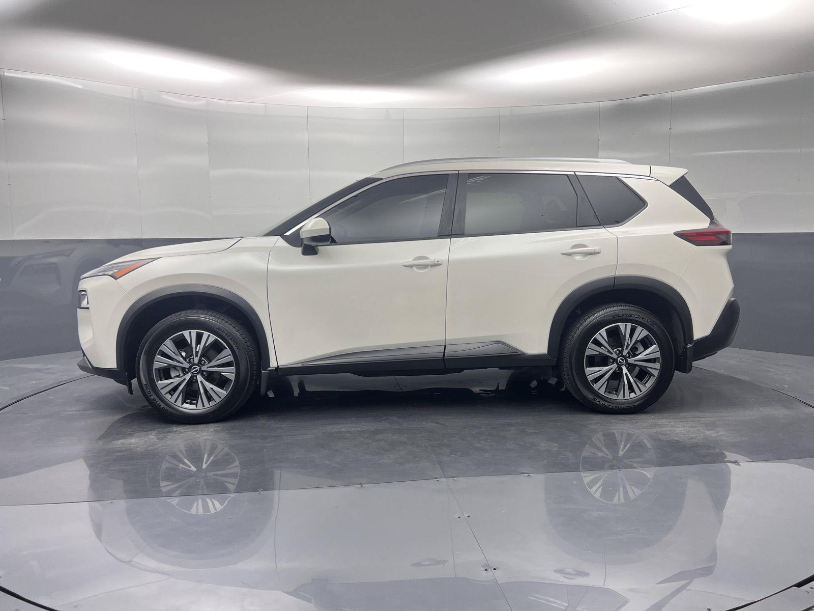 Used 2023 Nissan Rogue SV w/ SV Premium B Package FWD image 4