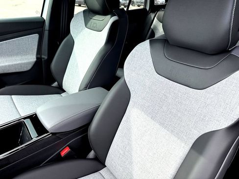 New 2026 Volkswagen ID.4 Pro RWD image 11