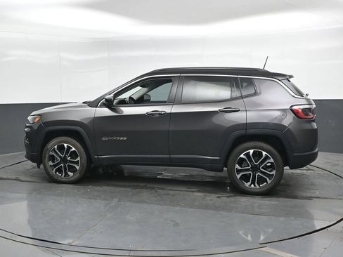 Used 2022 Jeep Compass Limited w/ Sun and Sound Group AWD/4WD image 10