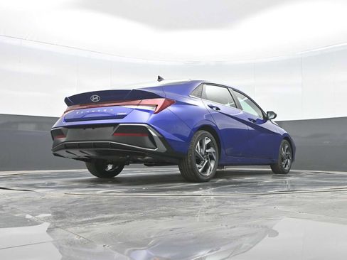 New 2026 Hyundai Elantra Limited image 27