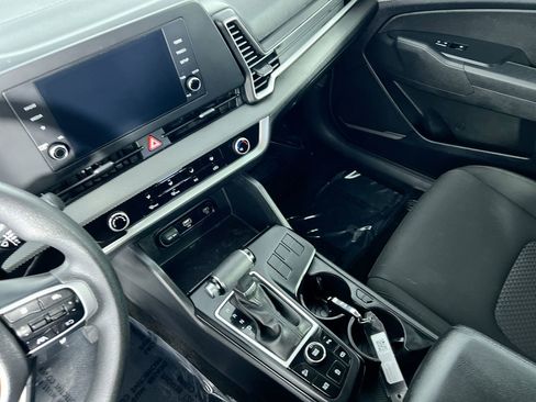 Used 2023 Kia Sportage LX image 24