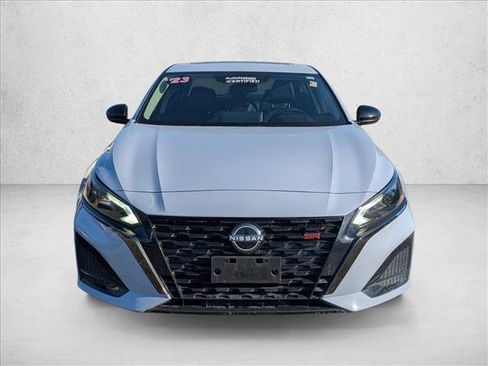 Used 2023 Nissan Altima 2.5 SR w/ SR Premium Package image 2