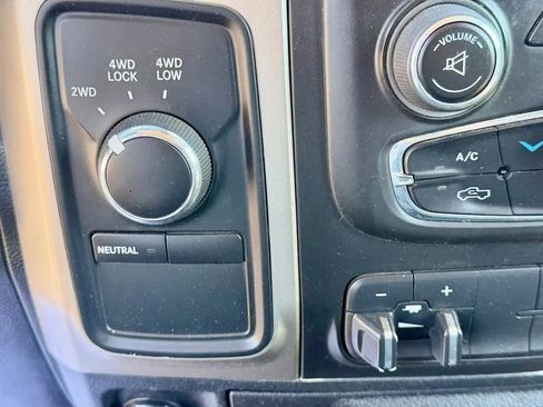 Used 2014 RAM 2500 SLT w/ Popular Equipment Group AWD/4WD image 16