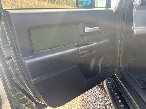 Used 2013 Toyota FJ Cruiser 4WD w/ Upgrade Pkg image 14