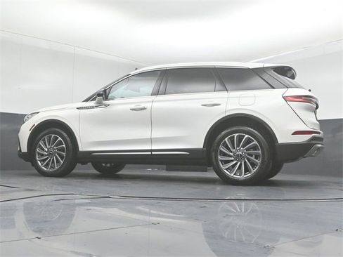 Used 2023 Lincoln Corsair Reserve image 38