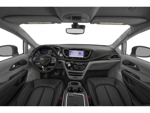 Used 2024 Chrysler Pacifica Touring-L FWD image 5