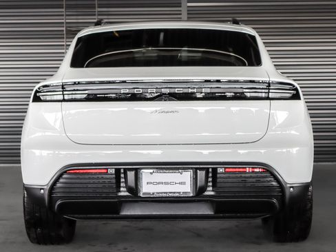 New 2026 Porsche Macan Electric image 9