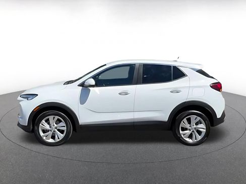 Used 2025 Buick Encore GX Preferred AWD/4WD image 9