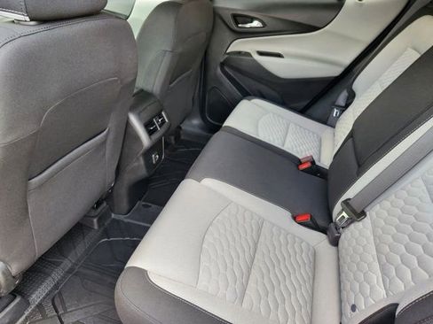 Used 2021 Chevrolet Equinox LS w/ LS Convenience Package image 30