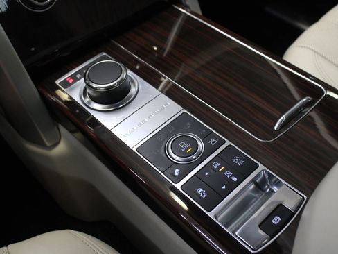 Used 2013 Land Rover Range Rover Supercharged image 23