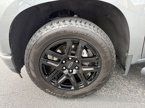 Used 2021 Chevrolet Silverado 1500 RST w/ LPO, Blackout Package image 11