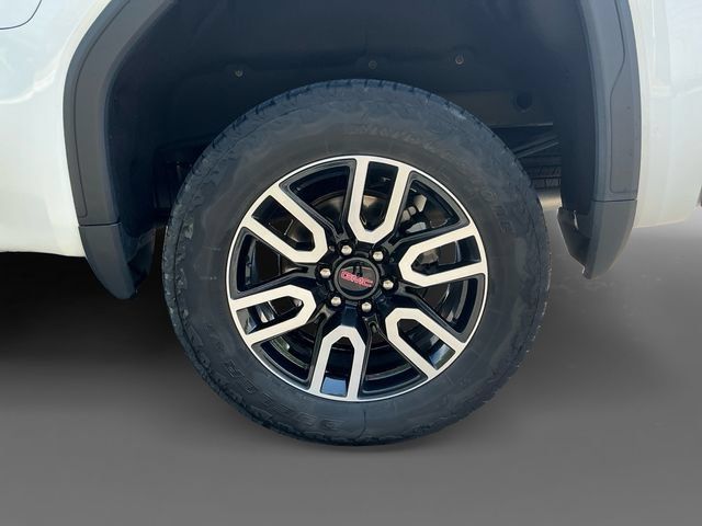 Used 2024 GMC Sierra 1500 AT4 w/ Technology Package AWD/4WD image 15