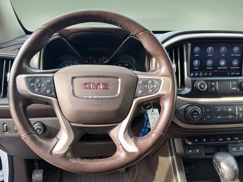 Used 2022 GMC Canyon Denali image 23