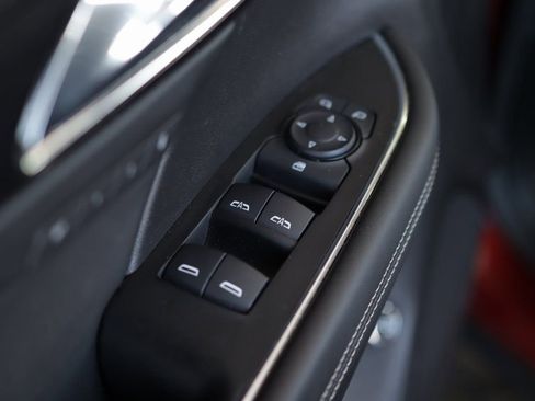 Used 2023 Buick Envision Essence image 23