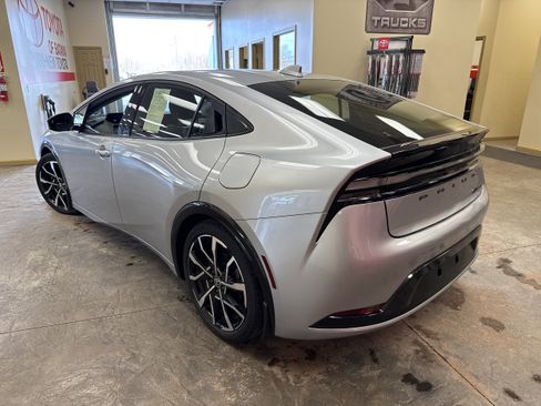 Used 2023 Toyota Prius Prime FWD image 7