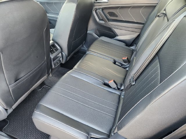 Used 2022 Volkswagen Tiguan SE R-Line FWD image 32