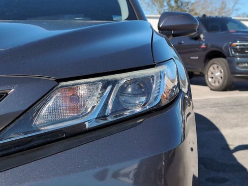 Used 2020 Toyota Camry SE image 29