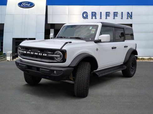 New 2026 Ford Bronco Outer Banks w/ Sasquatch Package image 11