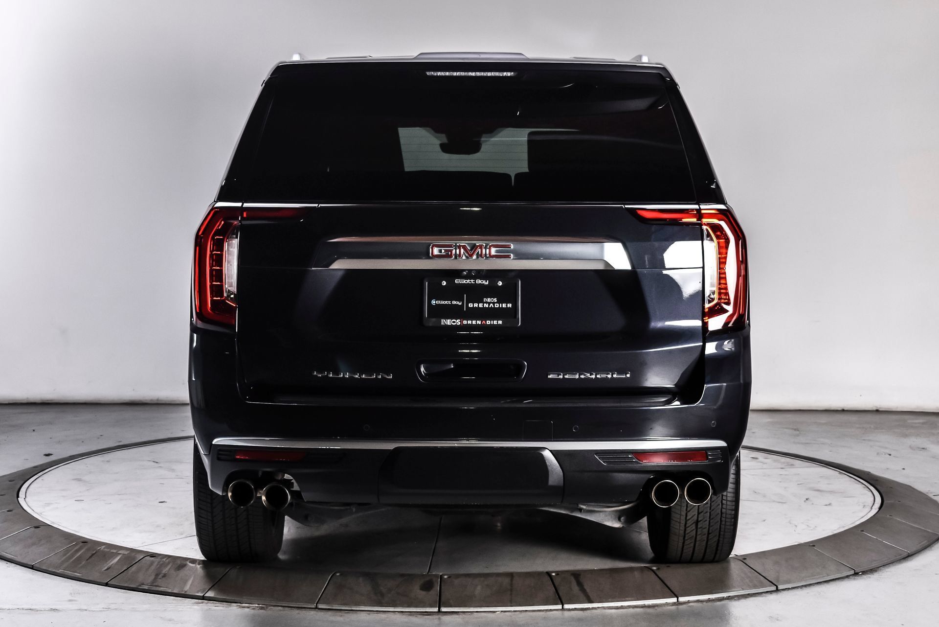 Used 2023 GMC Yukon XL Denali w/ Denali Reserve Package AWD/4WD image 5