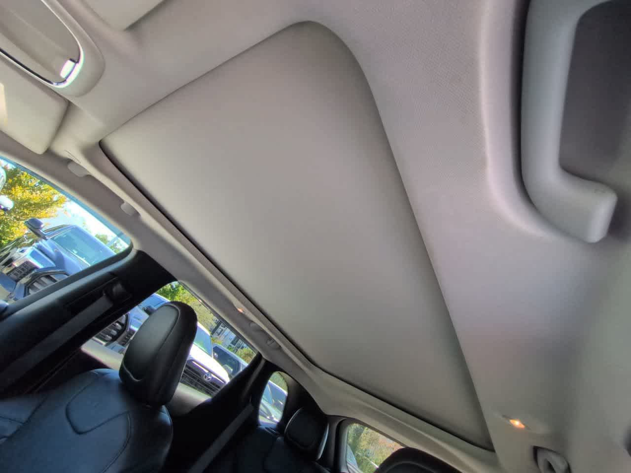 Used 2021 Jeep Cherokee Limited w/ Mopar Interior Package AWD/4WD image 19