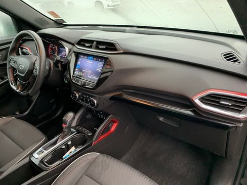 Used 2022 Chevrolet TrailBlazer RS w/ Sun and Liftgate Package image 14