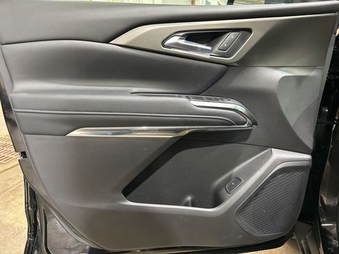 New 2026 Chevrolet Traverse LT w/ Driver Confidence Package AWD/4WD image 17