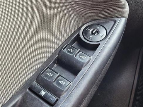 Used 2013 Ford Focus SE FWD image 12