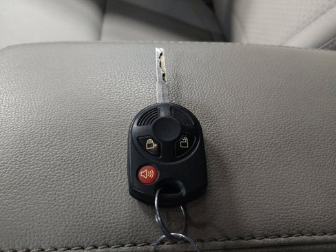 Used 2018 Ford Escape SE image 32