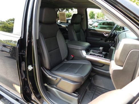 Used 2025 Chevrolet Silverado 1500 RST w/ Dark Appearance Package AWD/4WD image 19