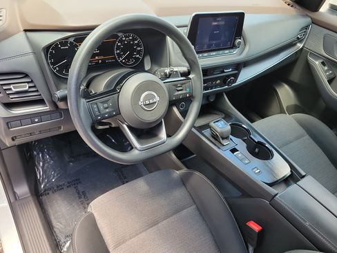 Certified 2023 Nissan Rogue SV FWD image 14