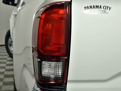 Certified 2022 Toyota Tacoma SR image 21