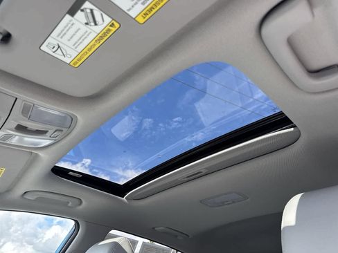 Used 2023 Hyundai Kona Limited w/ Cargo Package image 8