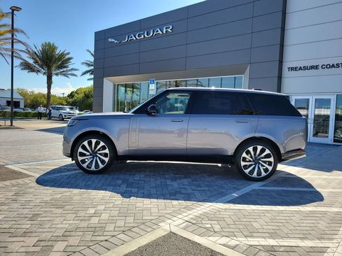 New 2026 Land Rover Range Rover Long Wheelbase SE AWD/4WD image 2