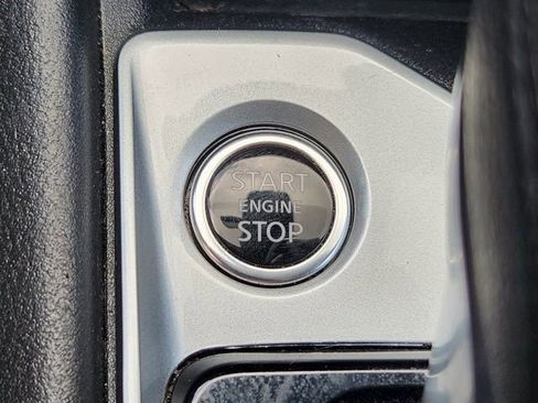 Used 2025 Nissan Altima 2.5 SV FWD image 19