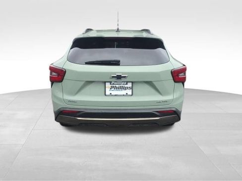 Used 2024 Chevrolet Trax ACTIV w/ Sunroof Package FWD image 9