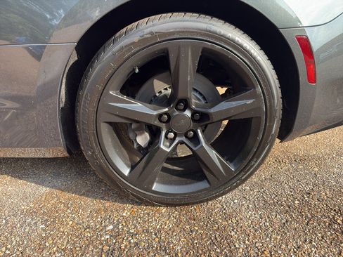 Used 2016 Chevrolet Camaro SS RWD image 4