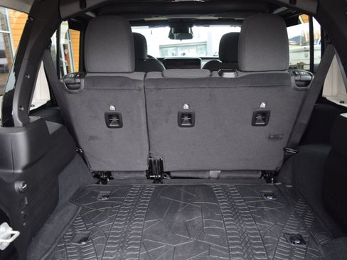 Used 2026 Jeep Wrangler Unlimited Sport AWD/4WD image 5