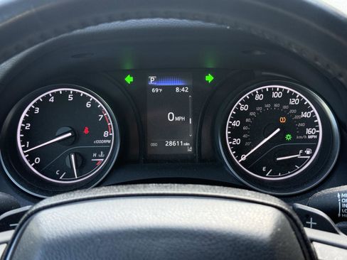 Used 2023 Toyota Camry SE w/ Cold Weather Package FWD image 15