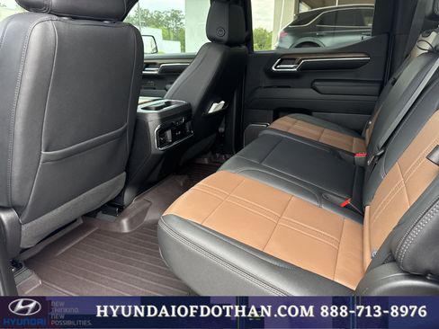 Used 2024 Chevrolet Silverado 1500 High Country w/ Technology Package image 12