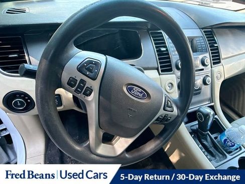 Used 2018 Ford Taurus SE FWD image 11
