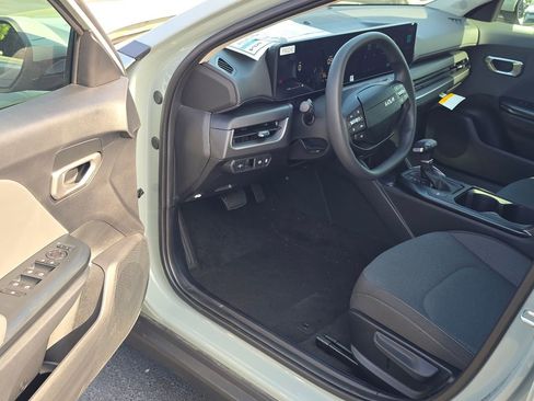 New 2026 Kia K4 LXS image 9