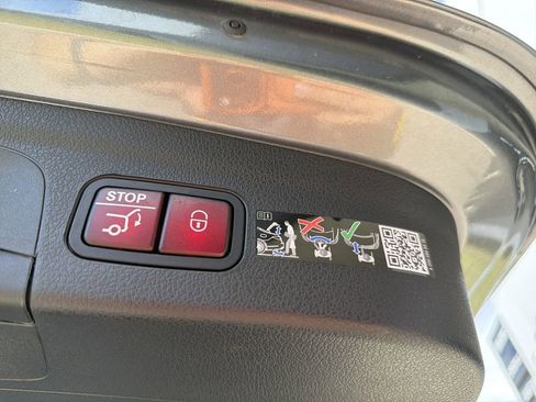 Used 2025 Mercedes-Benz GLE 350 4MATIC image 12