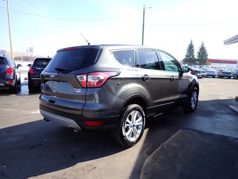 Used 2017 Ford Escape SE image 6