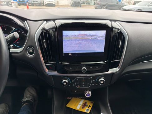 Used 2022 Chevrolet Traverse LT image 13