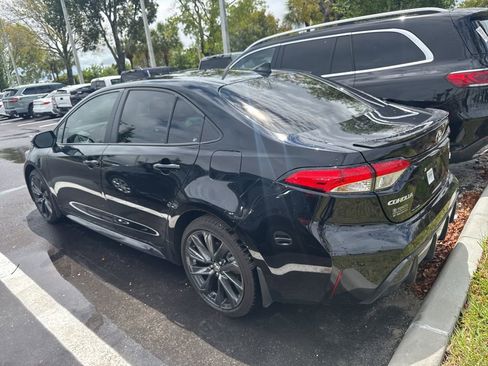 Used 2025 Toyota Corolla SE image 5