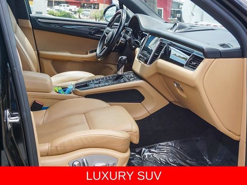 Used 2018 Porsche Macan AWD/4WD image 12