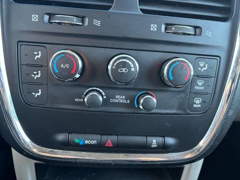 Used 2015 Dodge Grand Caravan SE w/ Quick Order Package 29E SE image 15