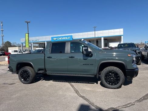 New 2026 Chevrolet Silverado 2500 LT w/ Trail Boss Package image 2